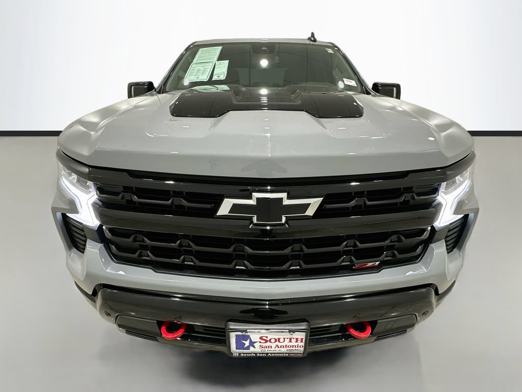 Used 2024 Chevrolet Silverado 1500 LT Trail Boss w/ LT Trail Boss Premium Package AWD/4WD image 2
