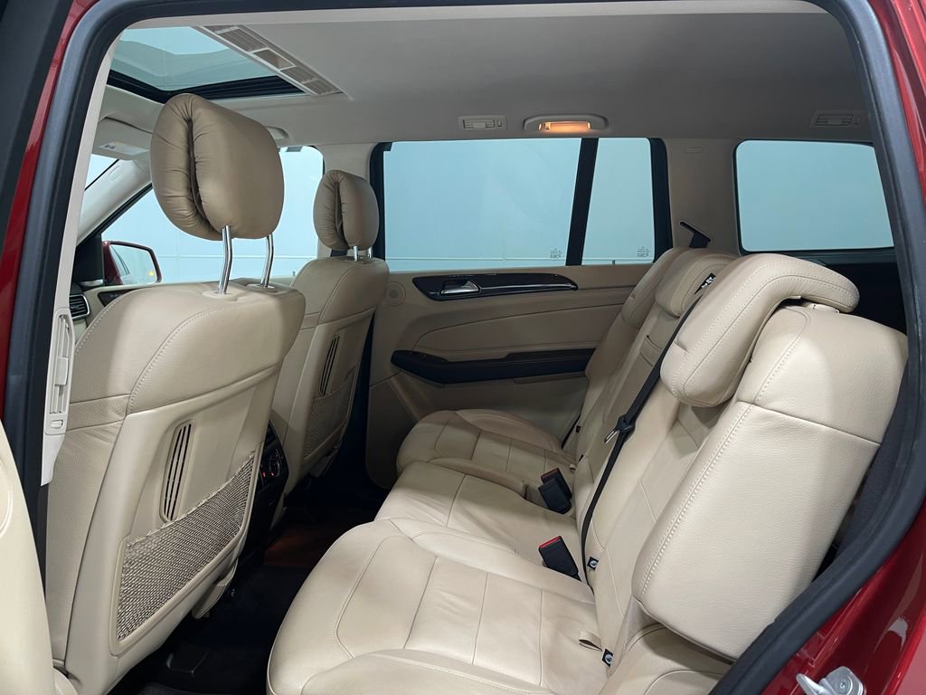 Used 2017 Mercedes-Benz GLS 450 4MATIC image 32