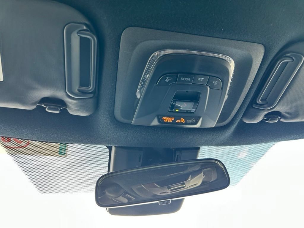 Used 2025 Toyota Corolla SE w/ Convenience Package FWD image 26