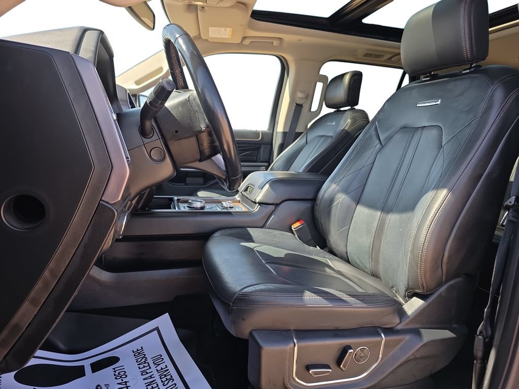 Used 2018 Ford Expedition Platinum AWD/4WD image 10