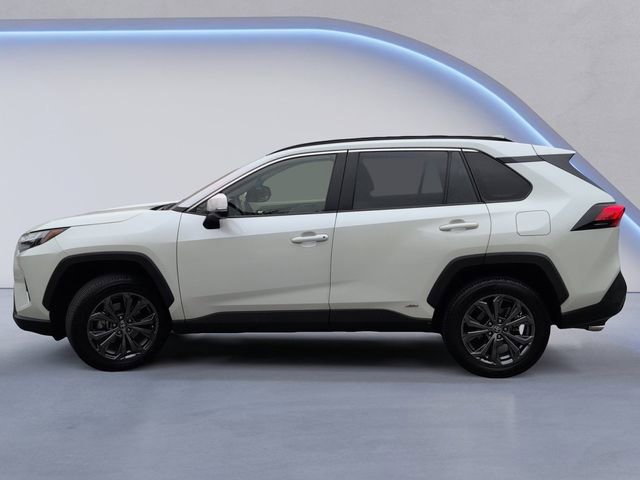 Used 2022 Toyota RAV4 XLE Premium AWD/4WD image 10