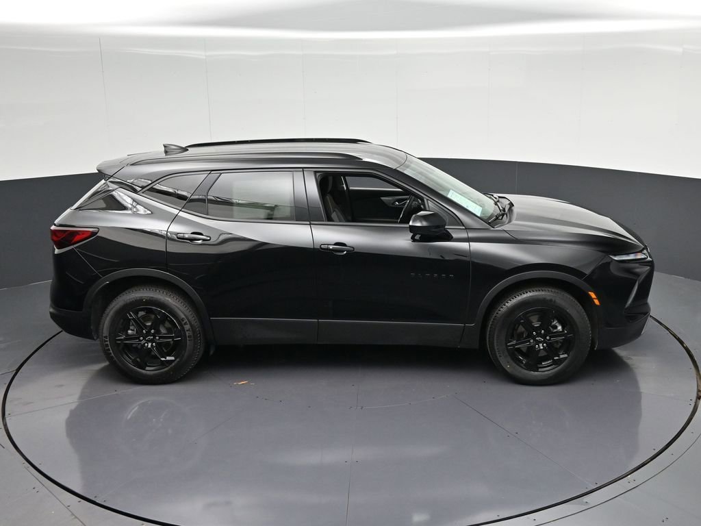 Used 2024 Chevrolet Blazer LT w/ Midnight/Sport Edition FWD image 19