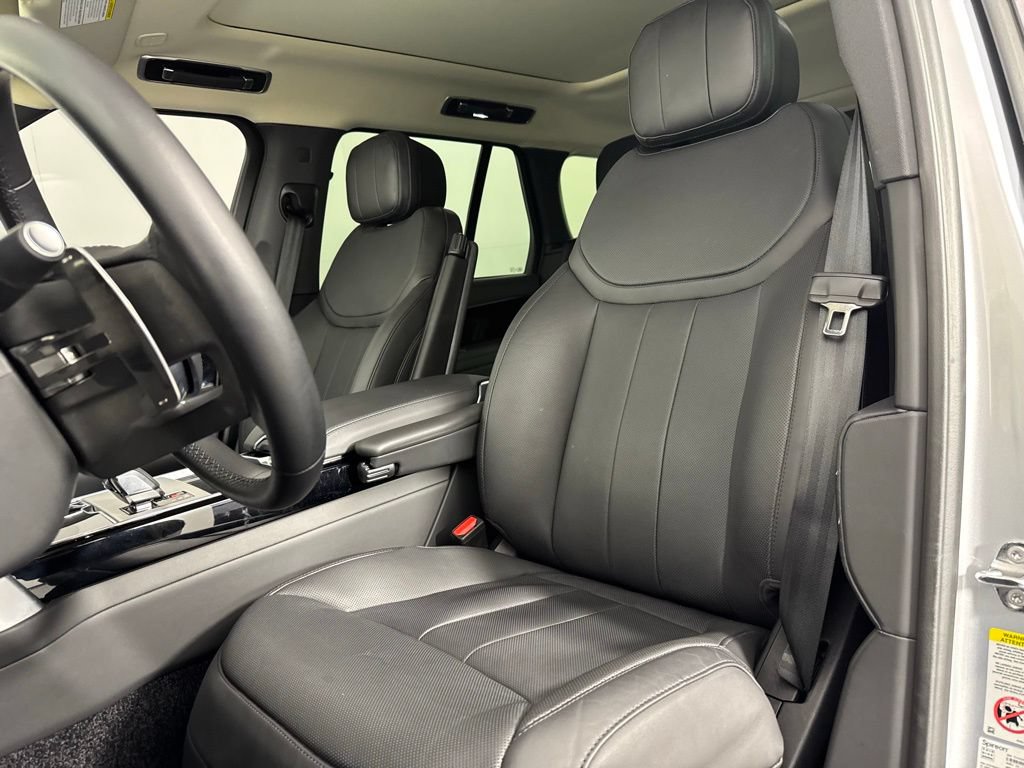 Used 2025 Land Rover Range Rover SE AWD/4WD image 14