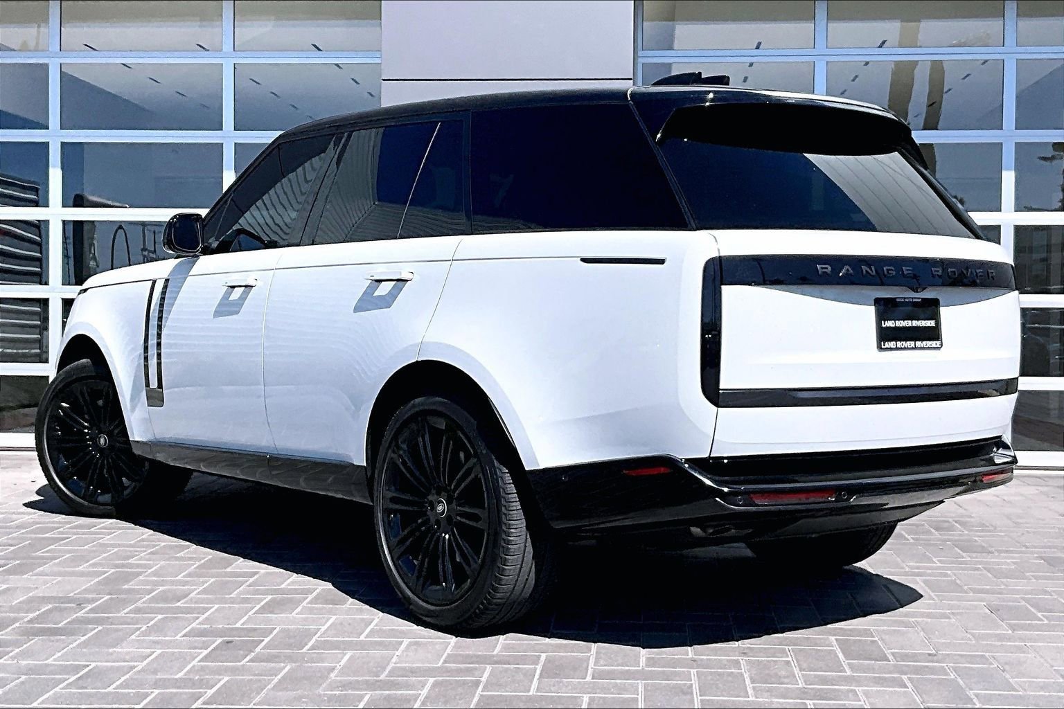 Used 2024 Land Rover Range Rover SE image 11