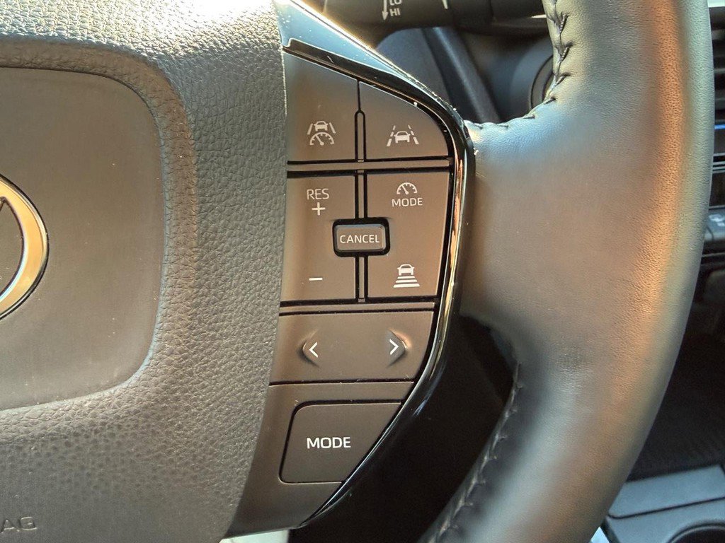 Used 2024 Toyota Prius XLE image 18