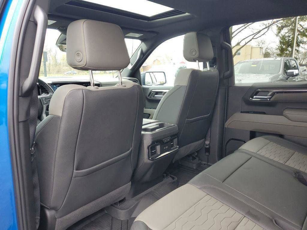 Certified 2022 Chevrolet Silverado 1500 ZR2 w/ Technology Package AWD/4WD image 32