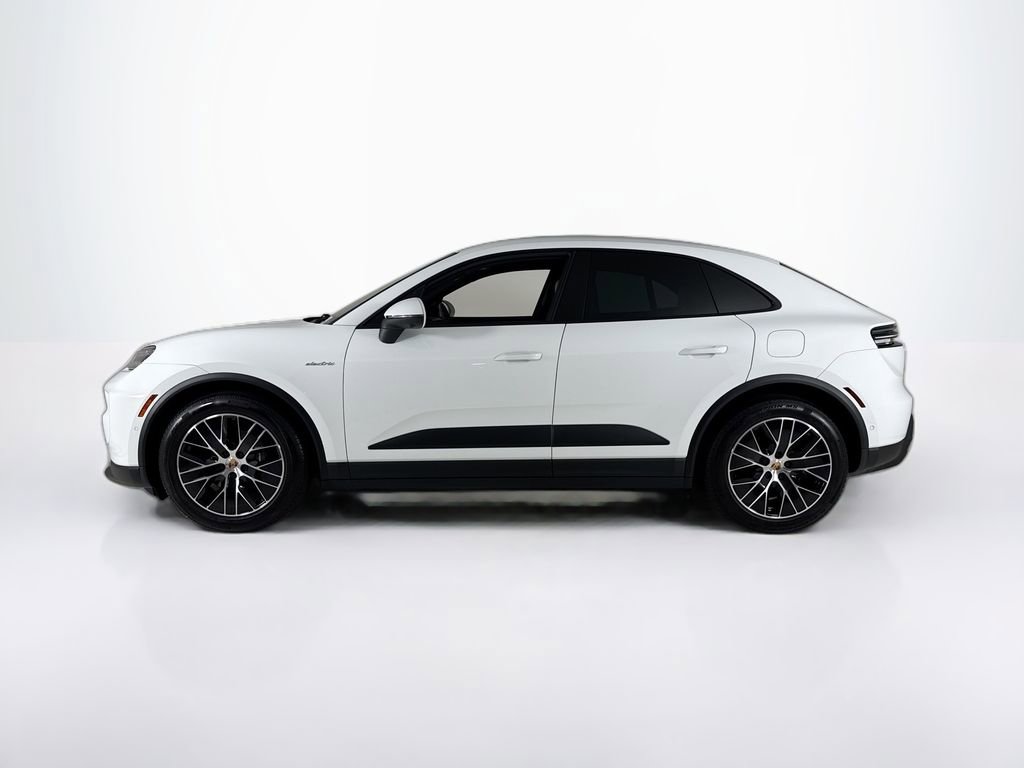 Used 2025 Porsche Macan Electric RWD image 2