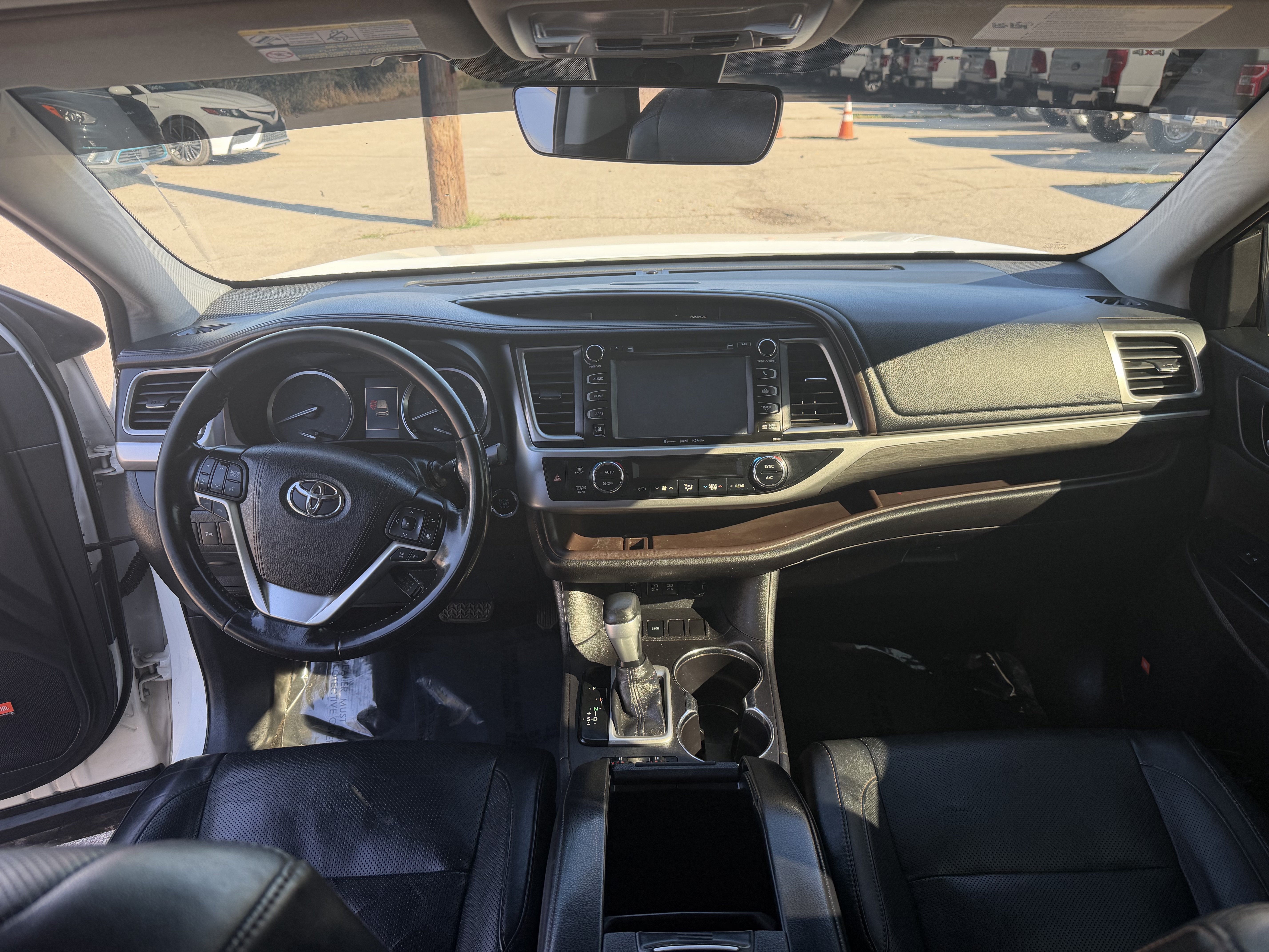 Used 2017 Toyota Highlander Limited FWD image 19