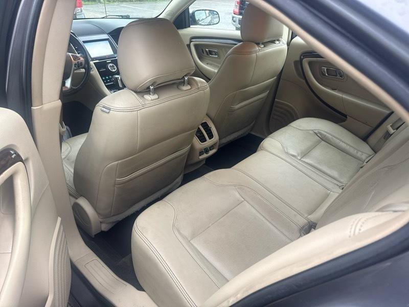 Used 2013 Ford Taurus Limited AWD/4WD image 9