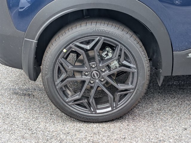 New 2026 Nissan Kicks SR w/ Cold Weather Package AWD/4WD image 8