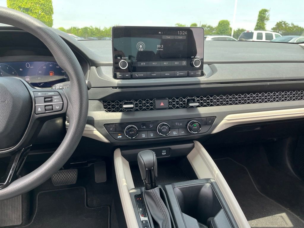 Certified 2025 Honda Accord SE image 16