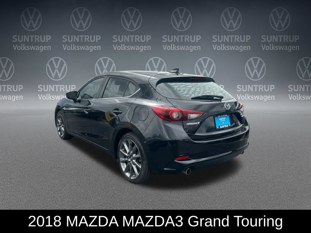 Used 2018 MAZDA MAZDA3 Grand Touring w/ Premium Equipment Package FWD image 3