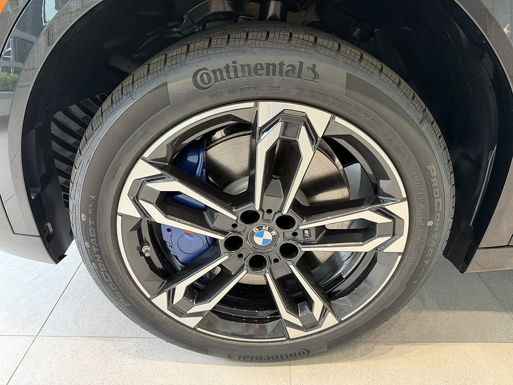 New 2026 BMW X2 xDrive28i w/ M Sport Package AWD/4WD image 8