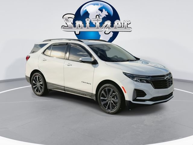 Certified 2022 Chevrolet Equinox RS w/ Infotainment Package image 3