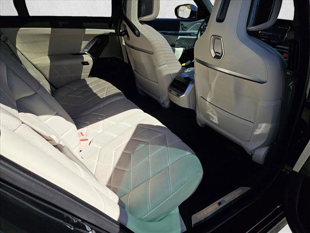 Certified 2023 BMW i7 xDrive60 image 20