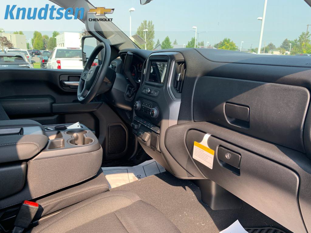 New 2026 Chevrolet Silverado 2500 Custom w/ Custom Blackout Package AWD/4WD image 15