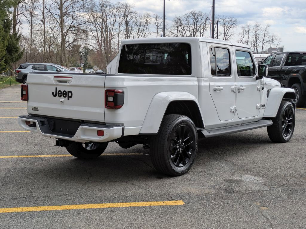 Used 2022 Jeep Gladiator Overland image 7