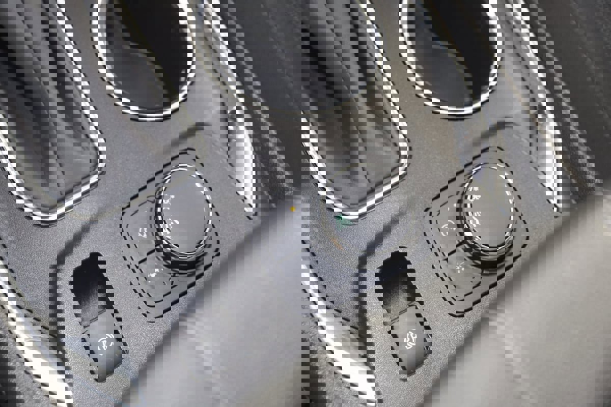 Used 2023 Chevrolet Traverse LT image 25