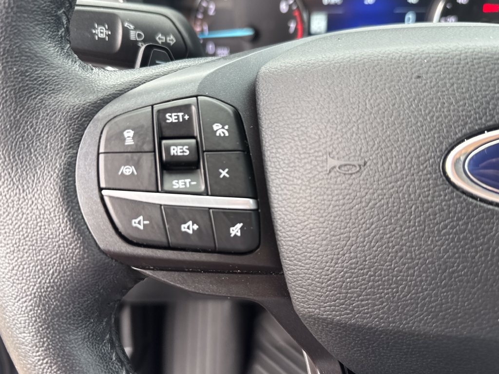 Used 2020 Ford Explorer XLT w/ Equipment Group 202A RWD image 15