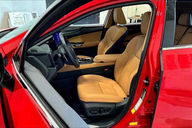 Certified 2025 Lexus NX 350 AWD w/ Accessory Package (2T) image 21