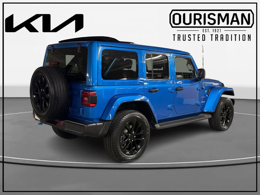 Used 2022 Jeep Wrangler Unlimited Sahara w/ Cold Weather Group AWD/4WD image 4