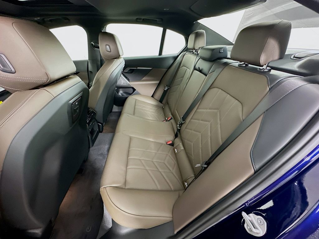 New 2026 BMW 540i xDrive image 32