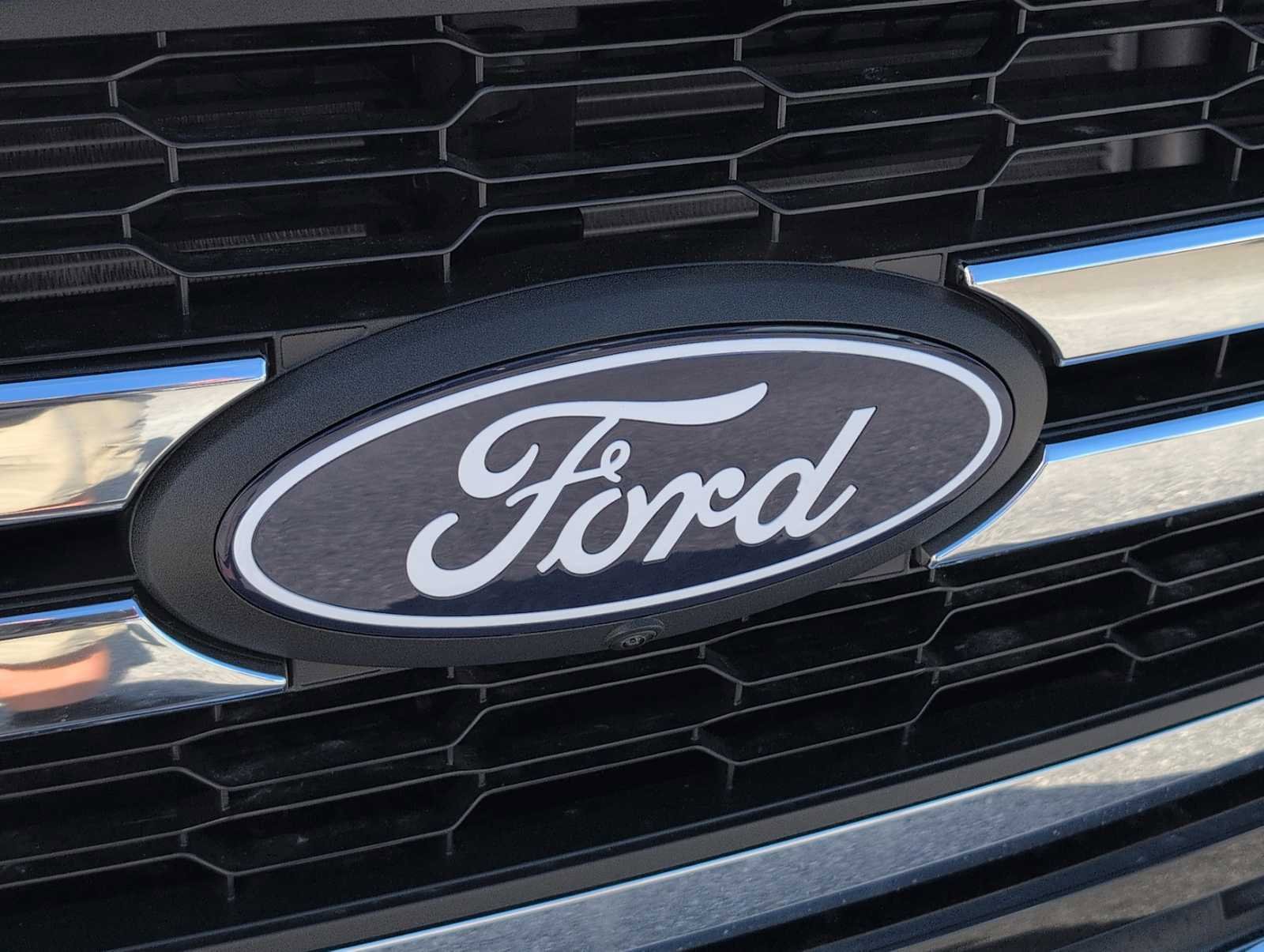 New 2026 Ford F150 Lariat w/ Equipment Group 501A Mid AWD/4WD image 17