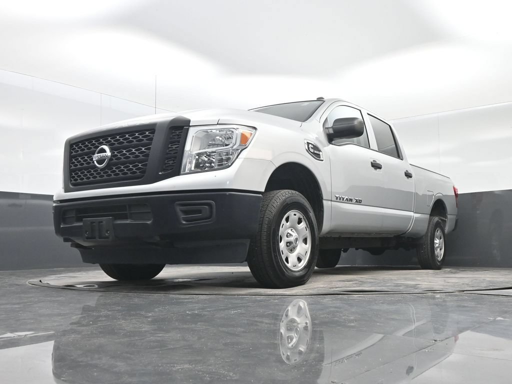 Used 2019 Nissan Titan S AWD/4WD image 16