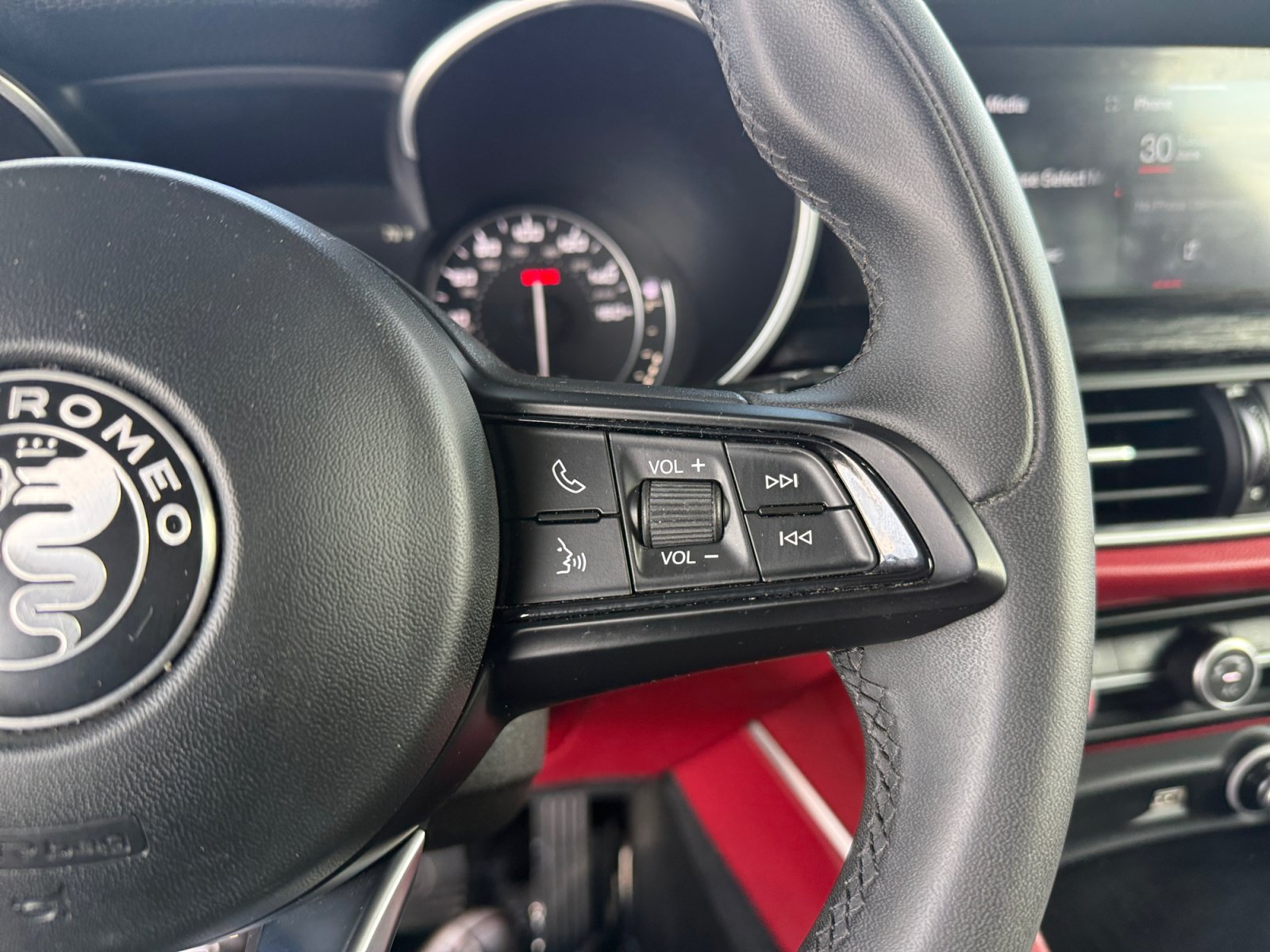 Used 2020 Alfa Romeo Stelvio w/ Nero Edizione RWD image 18