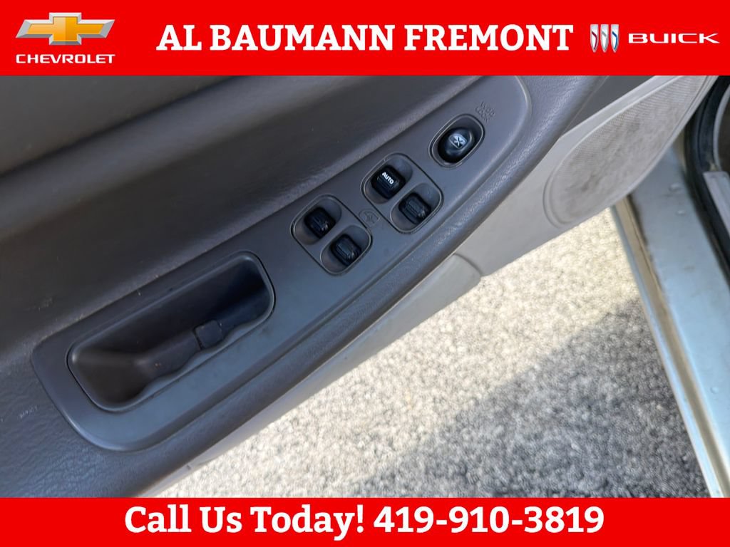 Used 2006 Dodge Stratus SXT w/ Travel Convenience Group FWD image 11