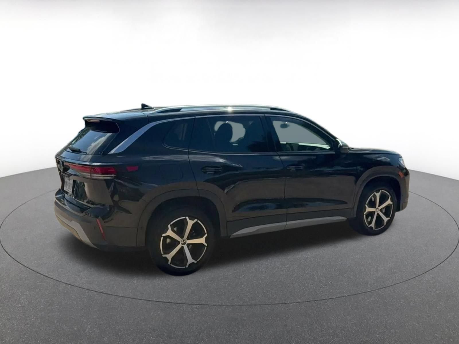 Used 2026 Volkswagen Tiguan SE AWD/4WD image 13