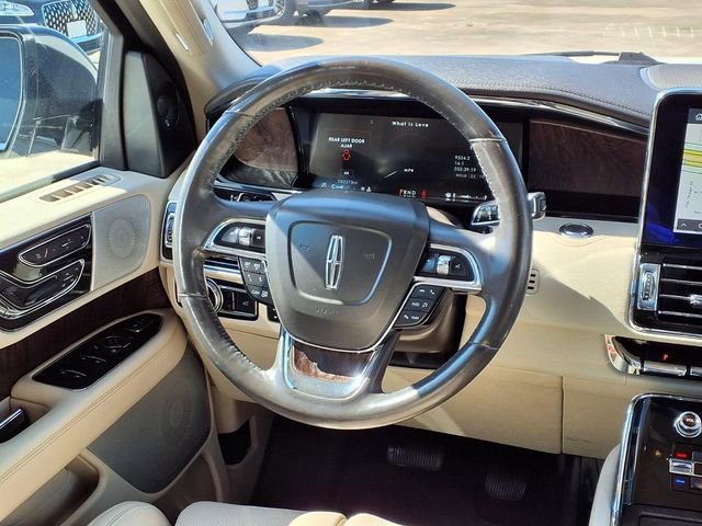 Used 2020 Lincoln Navigator L Reserve w/ Luxury Package RWD image 8