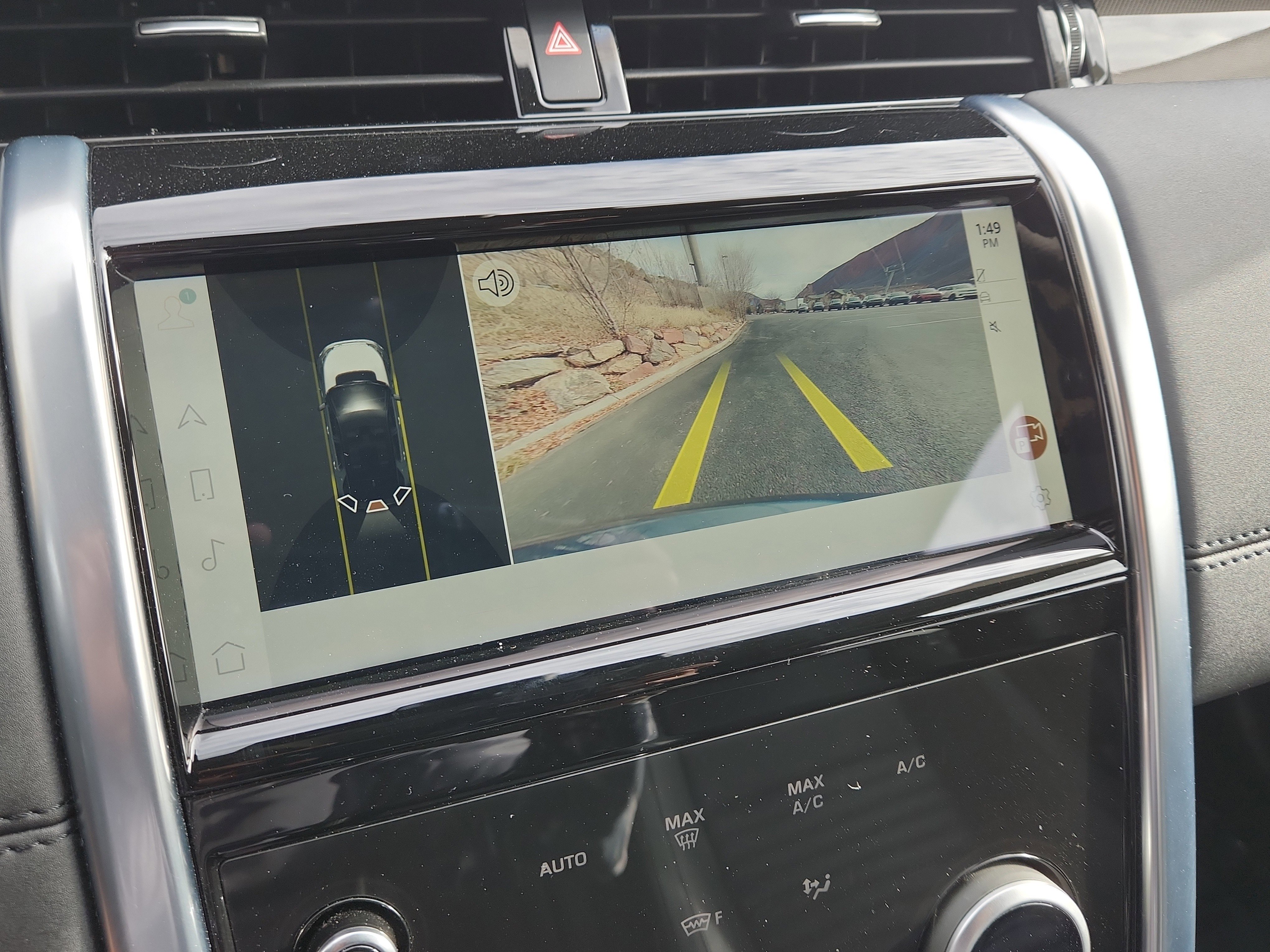 Used 2023 Land Rover Discovery Sport SE image 30