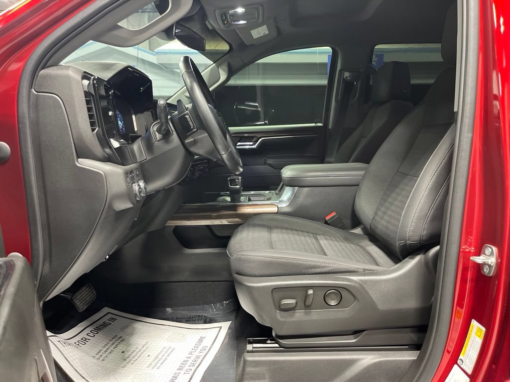 Used 2023 Chevrolet Silverado 1500 RST AWD/4WD image 16