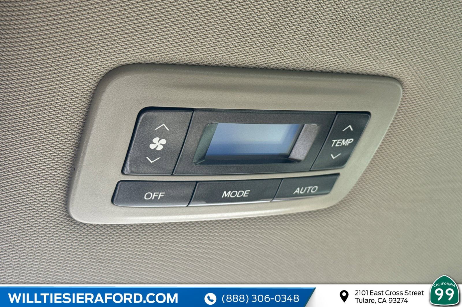 Used 2020 Toyota Sienna XLE w/ XLE Navigation Package FWD image 17
