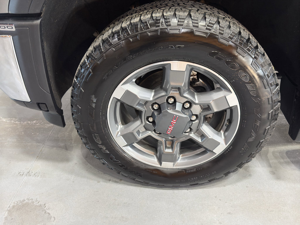 Used 2026 GMC Sierra 3500 SLE image 9