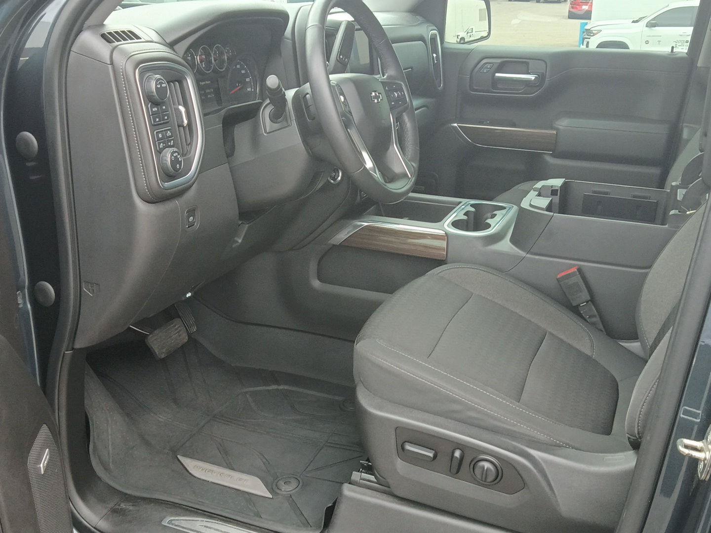 Used 2020 Chevrolet Silverado 1500 RST w/ All-Star Edition AWD/4WD image 17