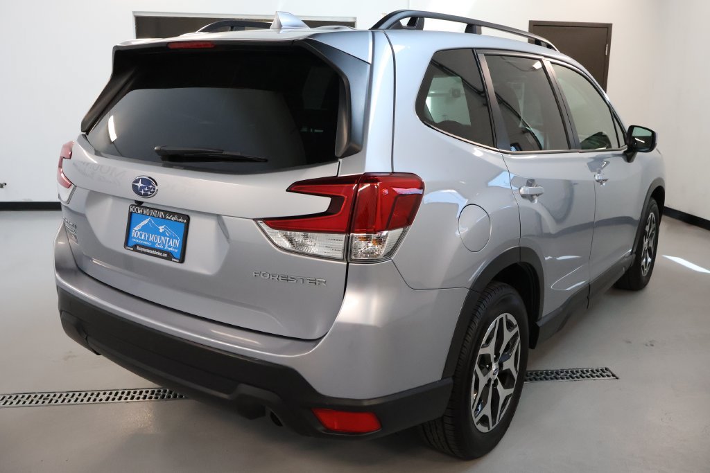 Used 2023 Subaru Forester Premium AWD/4WD image 8