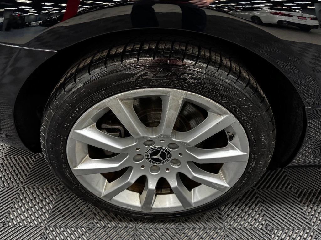 Used 2019 Mercedes-Benz SLC 300 w/ Premium Package image 31