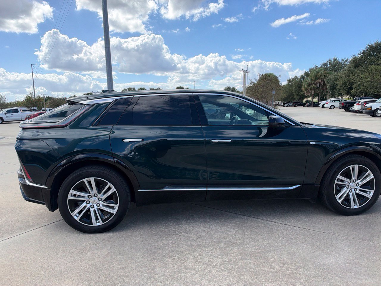 Used 2024 Cadillac Lyriq Tech RWD image 6
