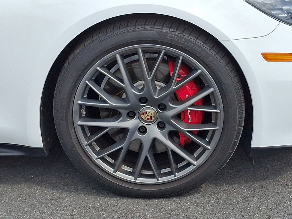 Used 2021 Porsche Panamera GTS image 8
