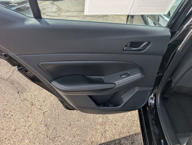 Used 2025 Nissan Altima 2.5 SV FWD image 15