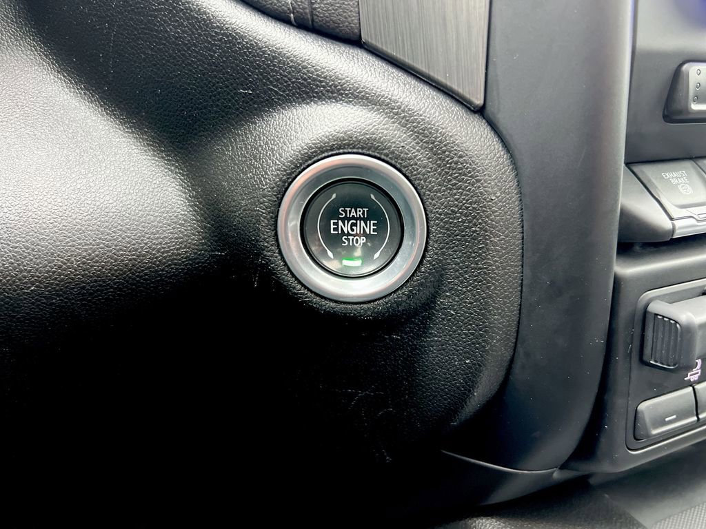 Used 2022 GMC Sierra 3500 Denali image 15