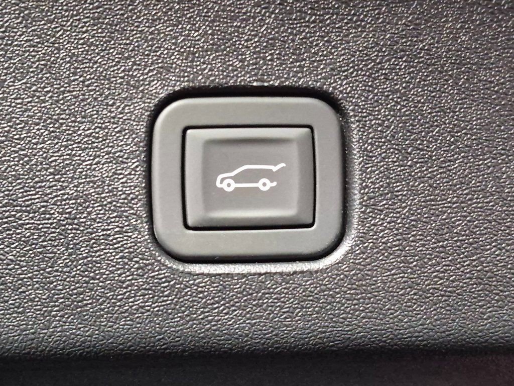New 2026 Cadillac Optiq Luxury 1 w/ LPO, Floor Liner Package RWD image 25