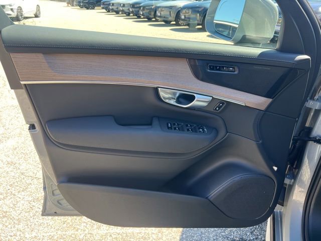 New 2026 Volvo XC90 B6 Plus w/ Protection Package Premier AWD/4WD image 24