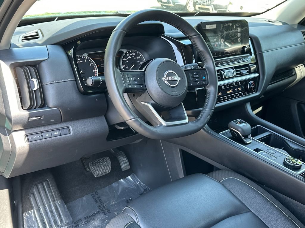 Used 2025 Nissan Pathfinder SL AWD/4WD image 20