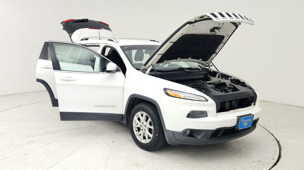 Used 2017 Jeep Cherokee Latitude image 10