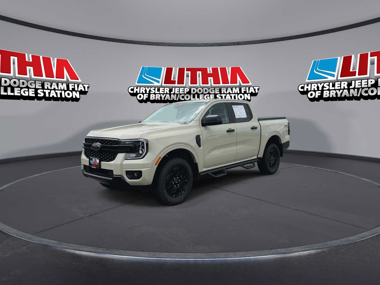 Used 2025 Ford Ranger XLT w/ FX4 Off-Road Package AWD/4WD image 4