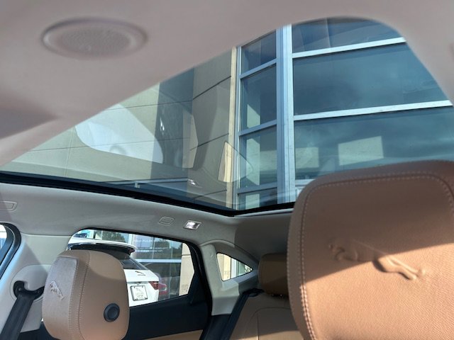 Certified 2022 Jaguar E-PACE SE image 13