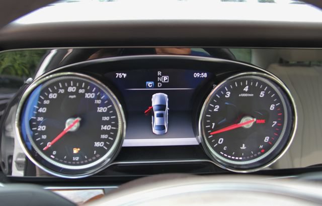 Used 2017 Mercedes-Benz E 300 4MATIC image 24